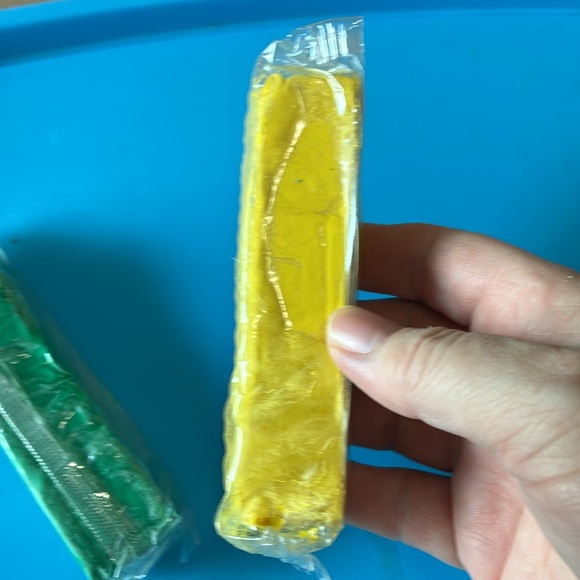 NWOT modeling clay for art projects in yellow and green, individually wrapped - Picture 3 of 5